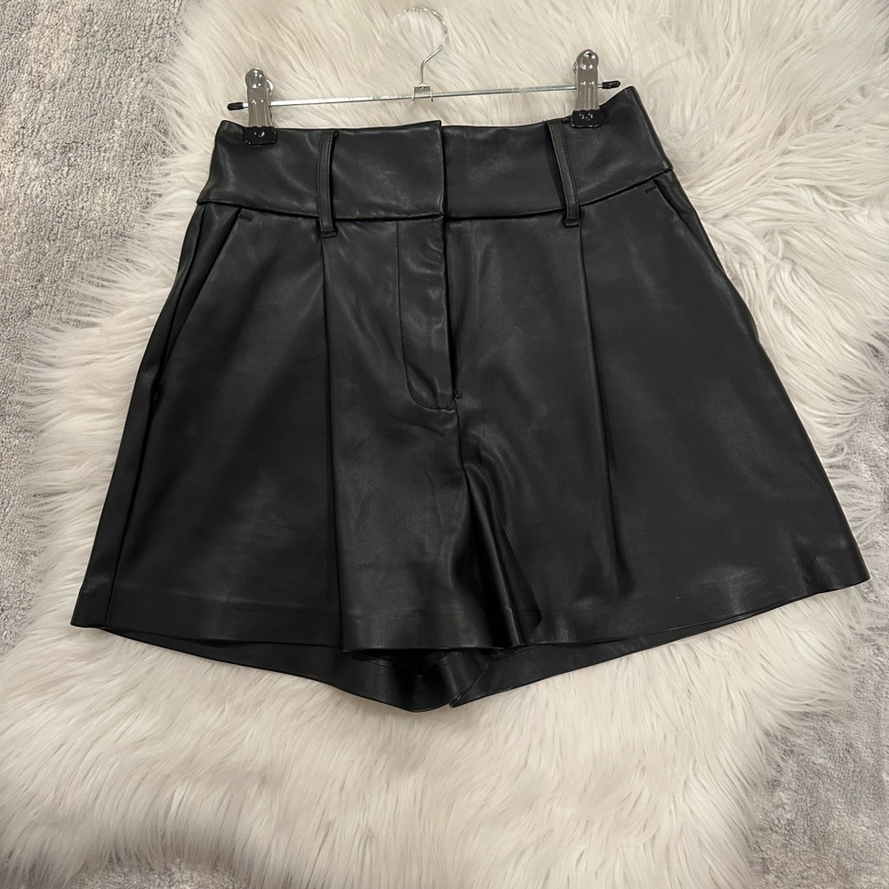 Express shortie high waisted pleated faux leather shorts in black